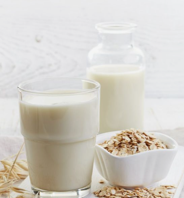 Oat milk is loaded with antioxidants that helps in protecting the body from the ill effects of free radicals, thus preventing deadly diseases like cancer and also premature aging.